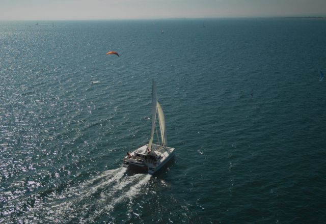 TRM43 #01 "Jehol" Sailing with Kitesurfers at La Grande Motte after the International Multihull Show 2026