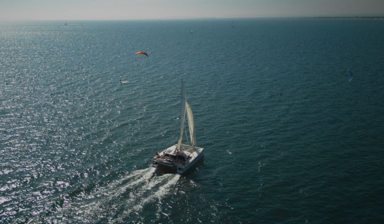 TRM43 #01 "Jehol" Sailing with Kitesurfers at La Grande Motte after the International Multihull Show 2026